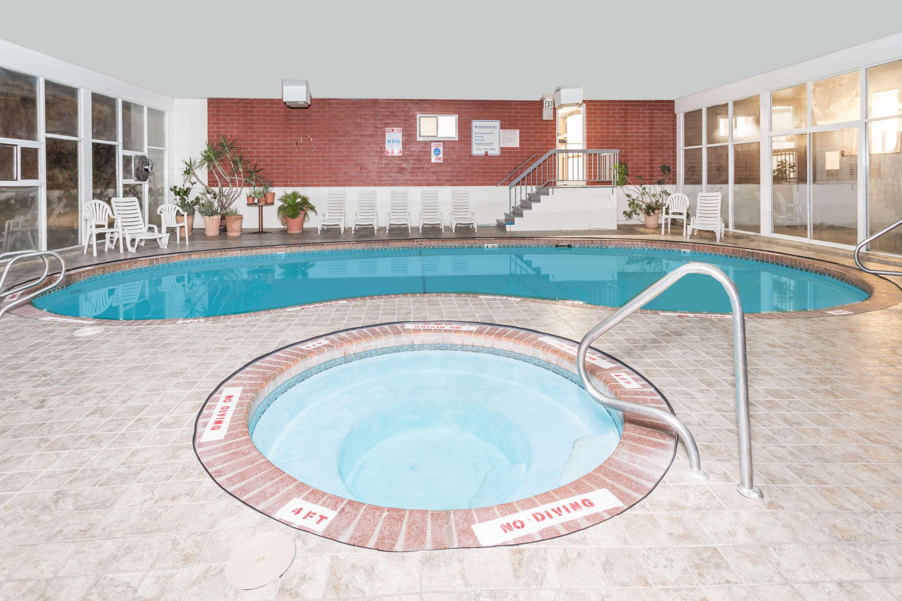 Days Inn By Wyndham Evanston Wy Esterno foto